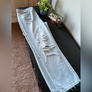 Vervet Sadie straight leg denim. NWT